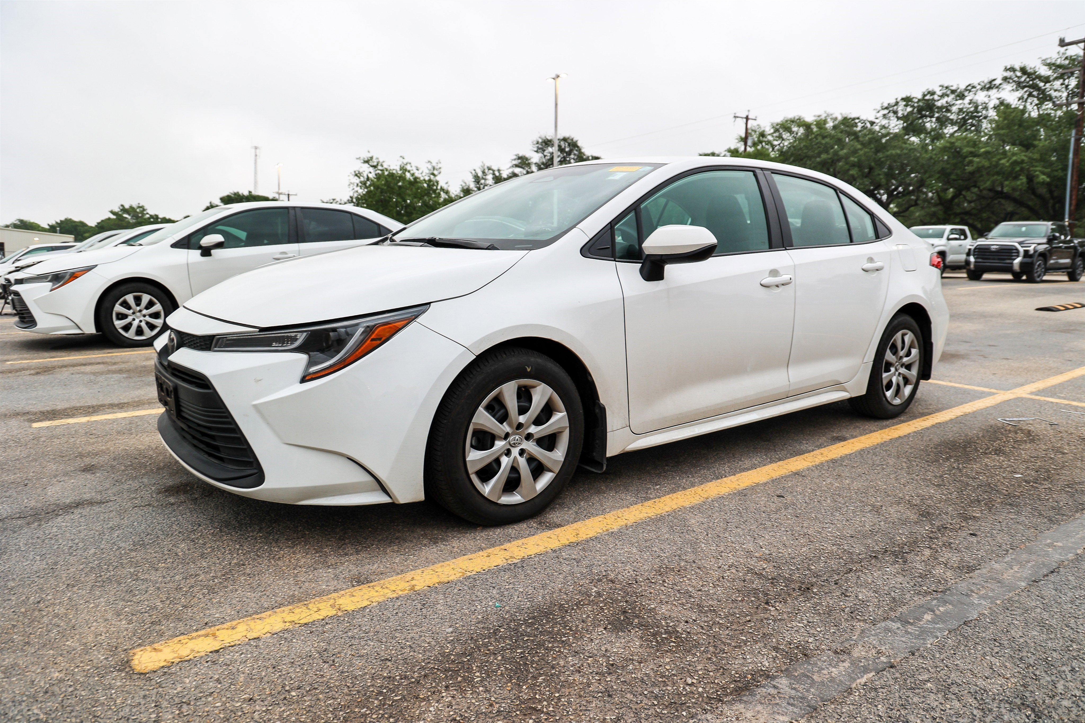 2025 Toyota COROLLA LE