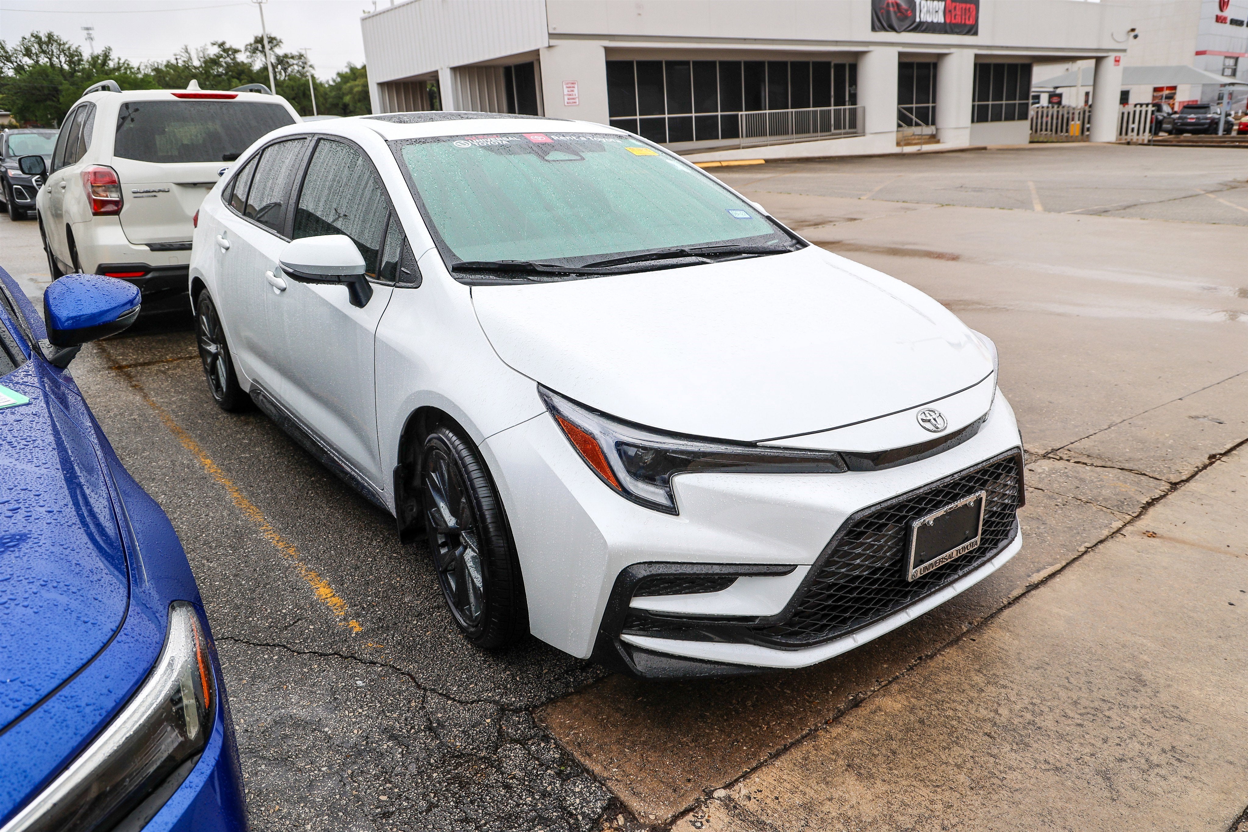 2025 Toyota COROLLA SE