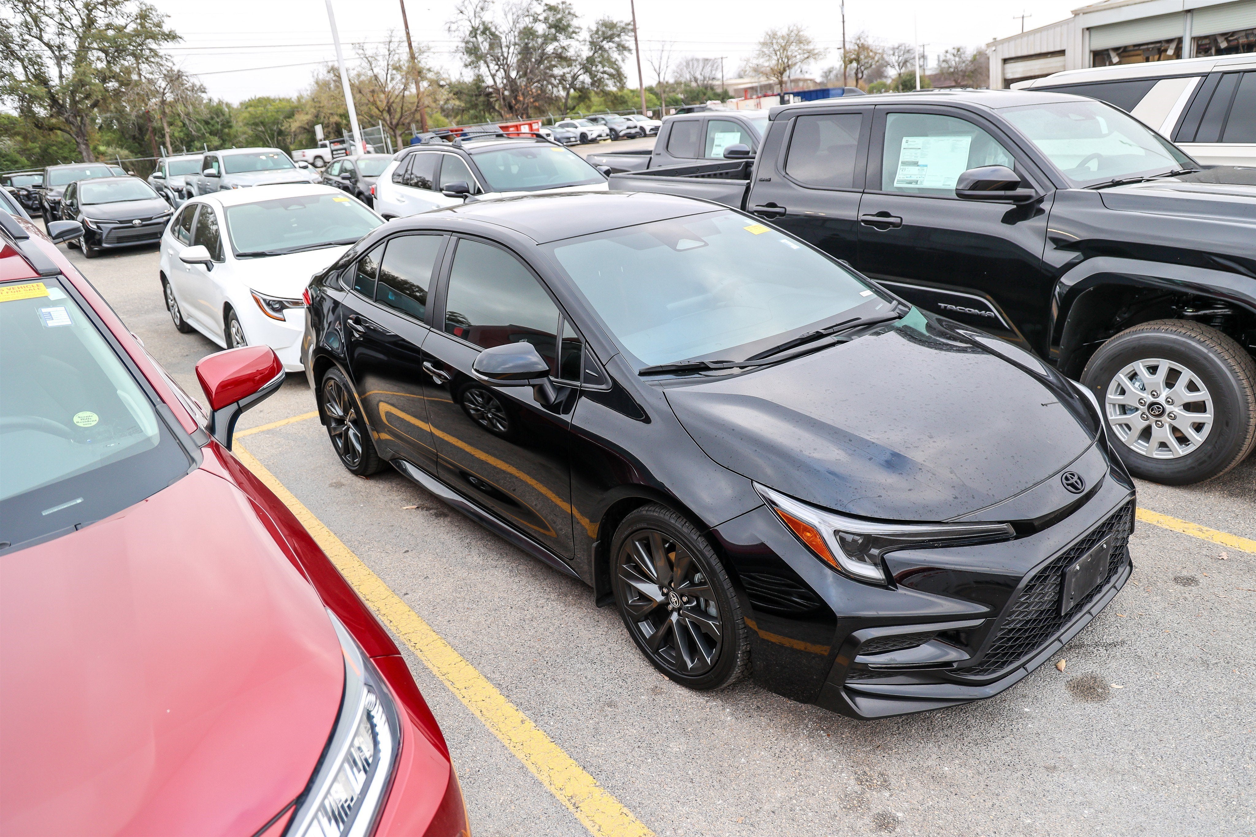 2025 Toyota COROLLA SE