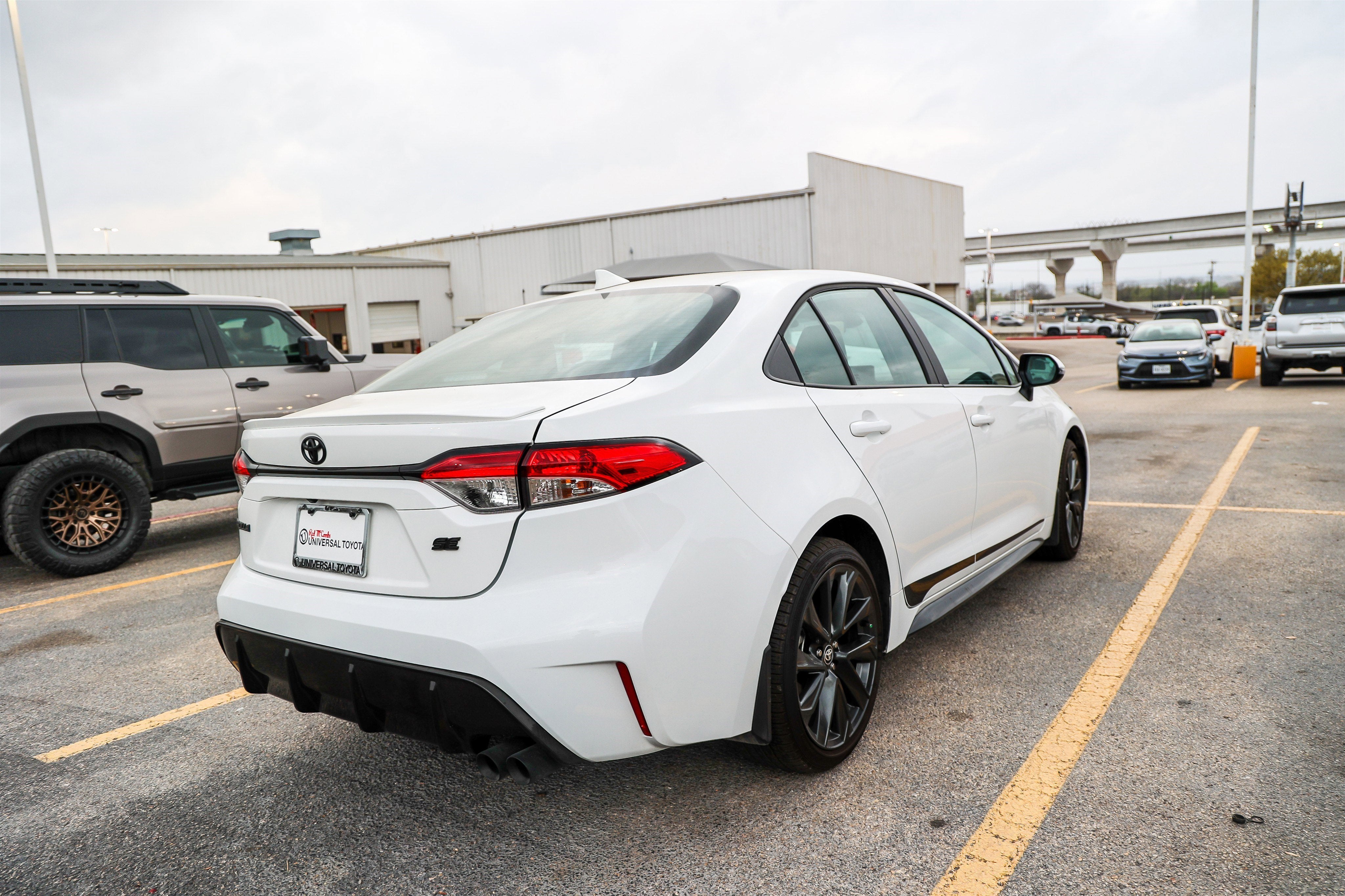 2026 Toyota COROLLA SE