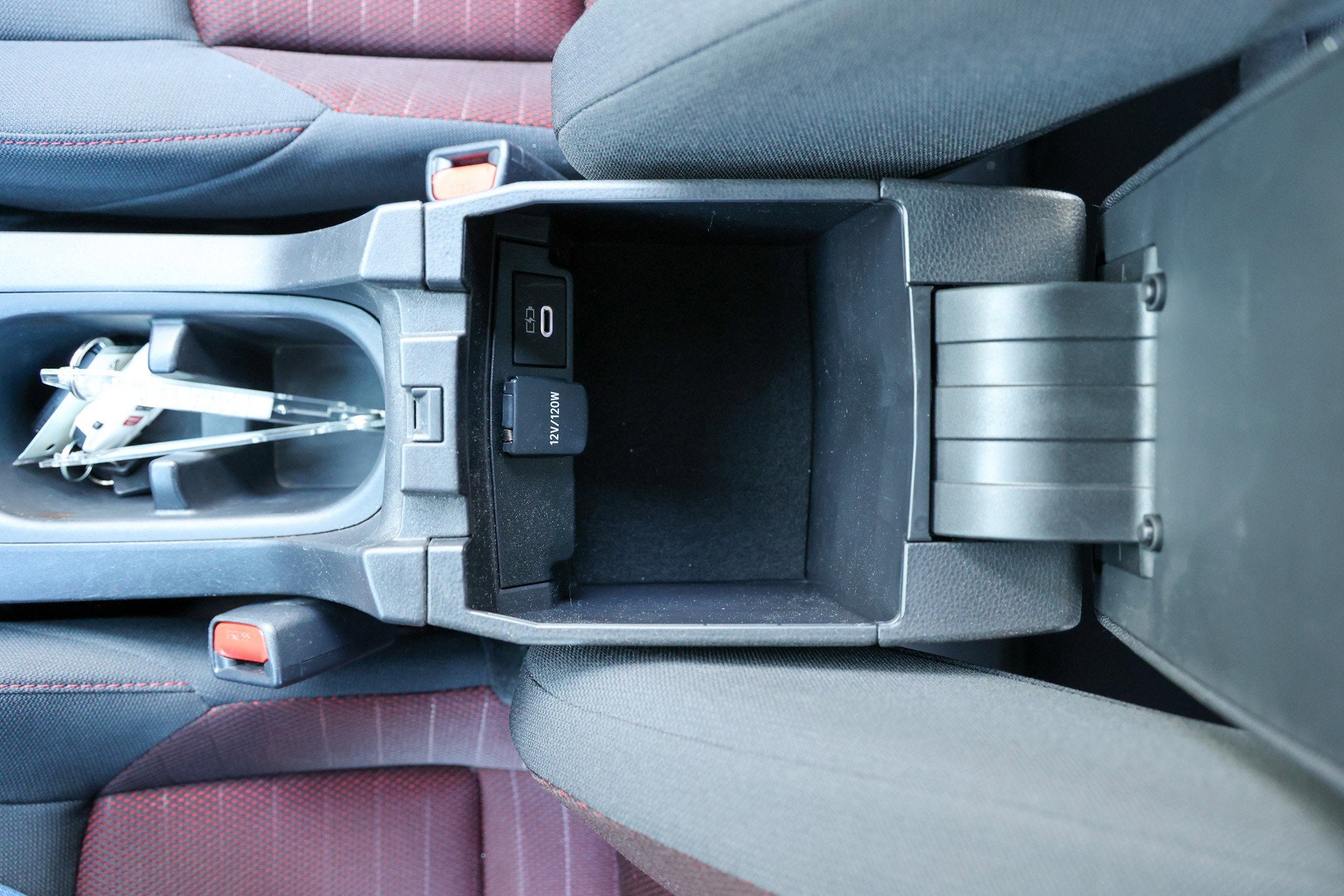 2025 Toyota COROLLA CROSS HV Hybrid Nightshade Edition