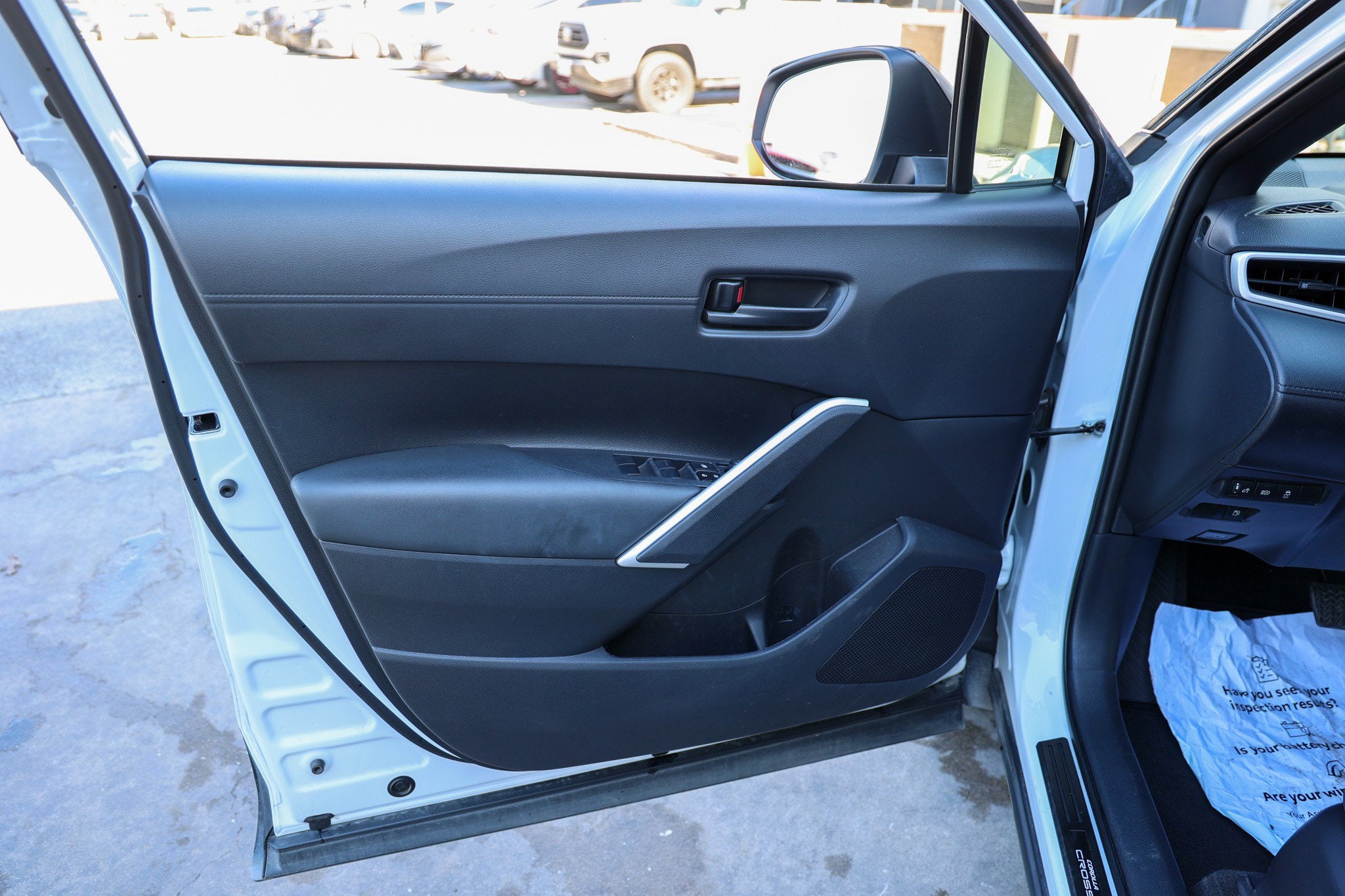 2025 Toyota COROLLA CROSS HV Hybrid Nightshade Edition