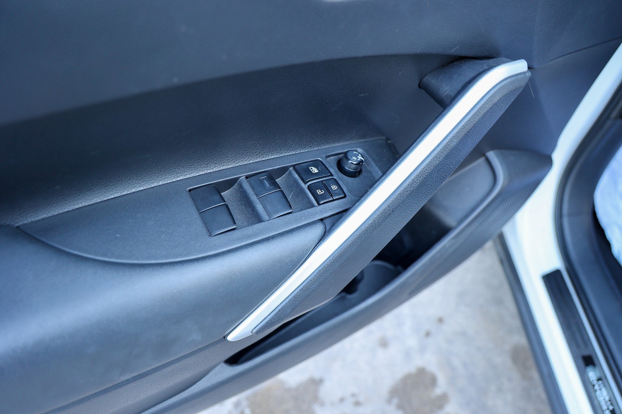 2025 Toyota COROLLA CROSS HV Hybrid Nightshade Edition