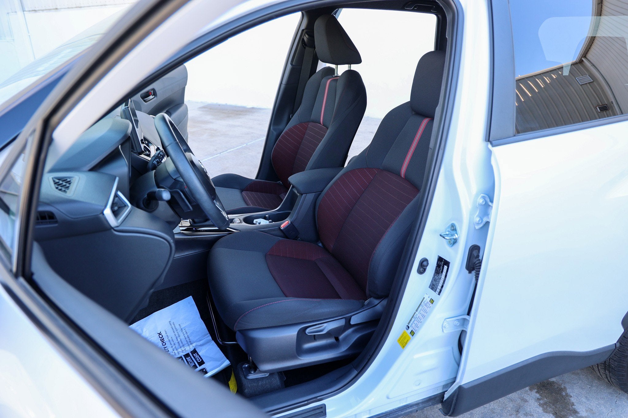 2025 Toyota COROLLA CROSS HV Hybrid Nightshade Edition