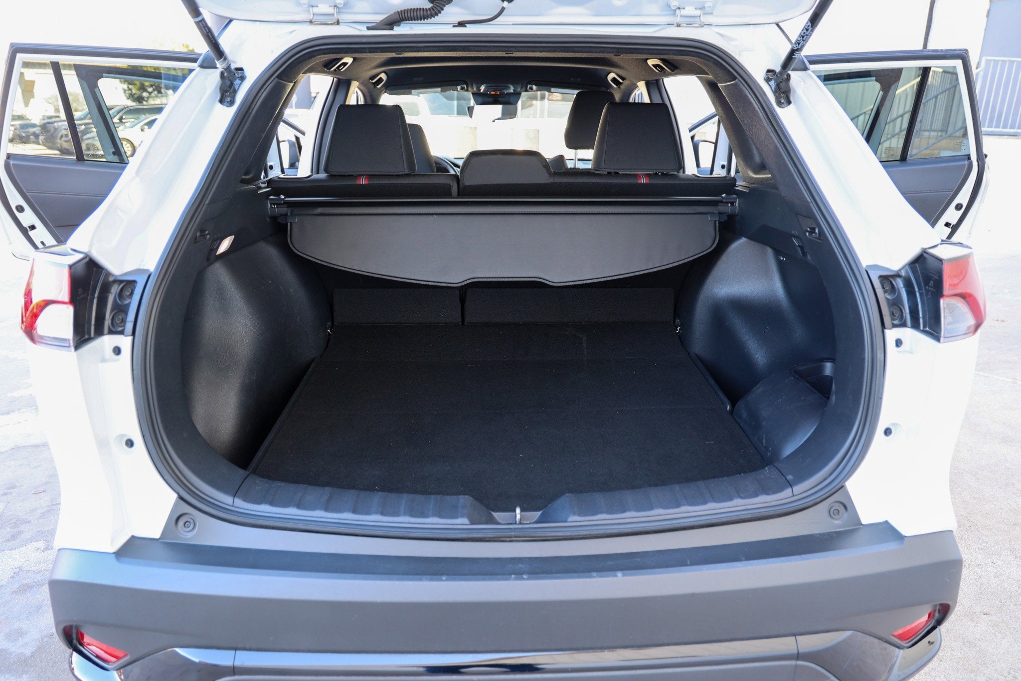 2025 Toyota COROLLA CROSS HV Hybrid Nightshade Edition