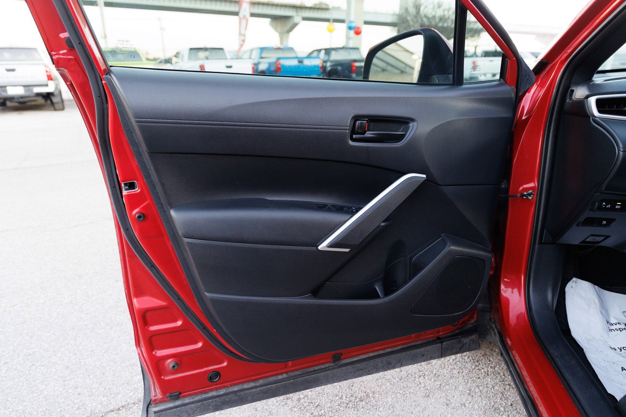 2024 Toyota COROLLA CROSS HV Hybrid SE