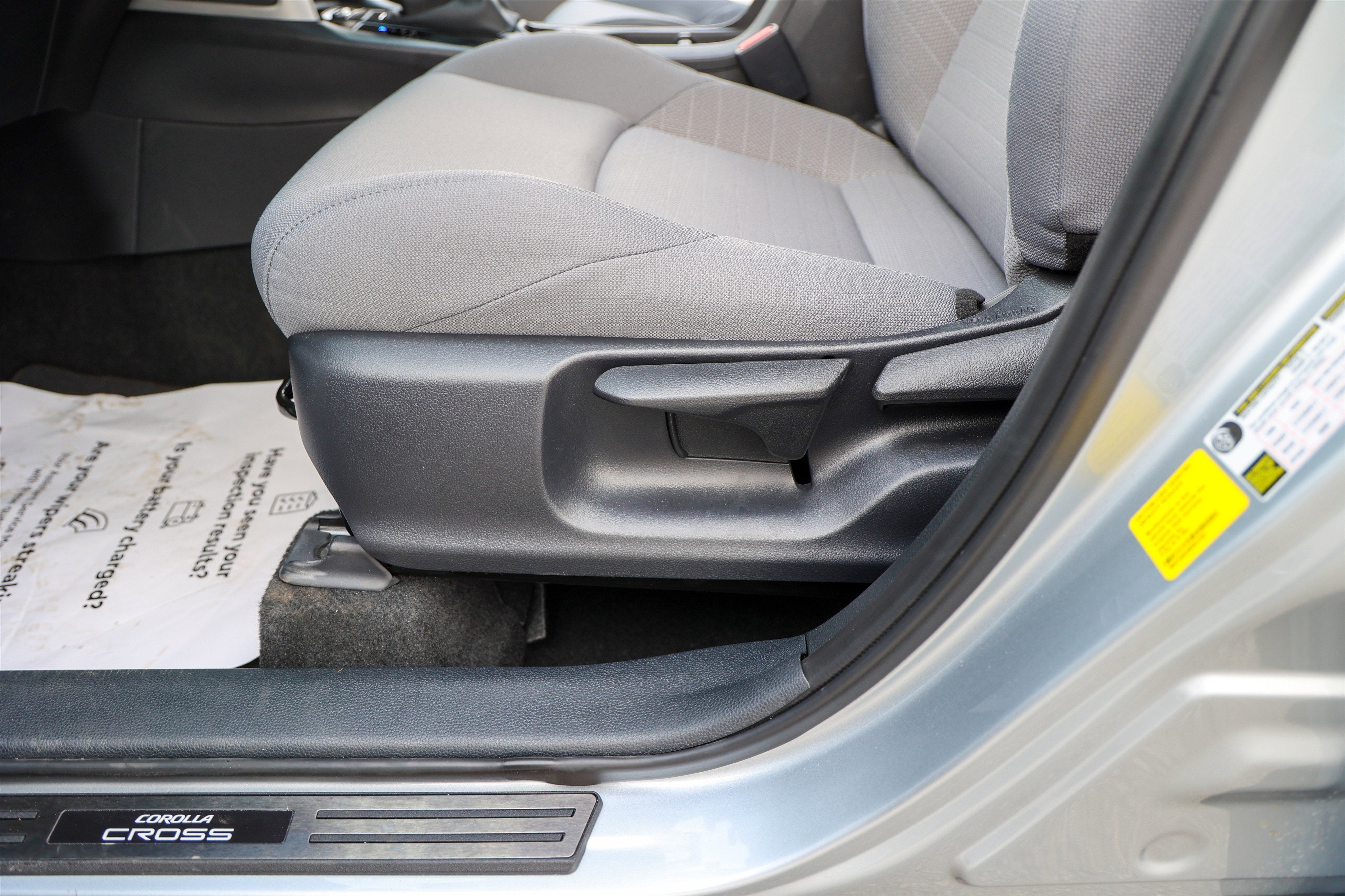 2024 Toyota COROLLA CROSS HV Hybrid SE