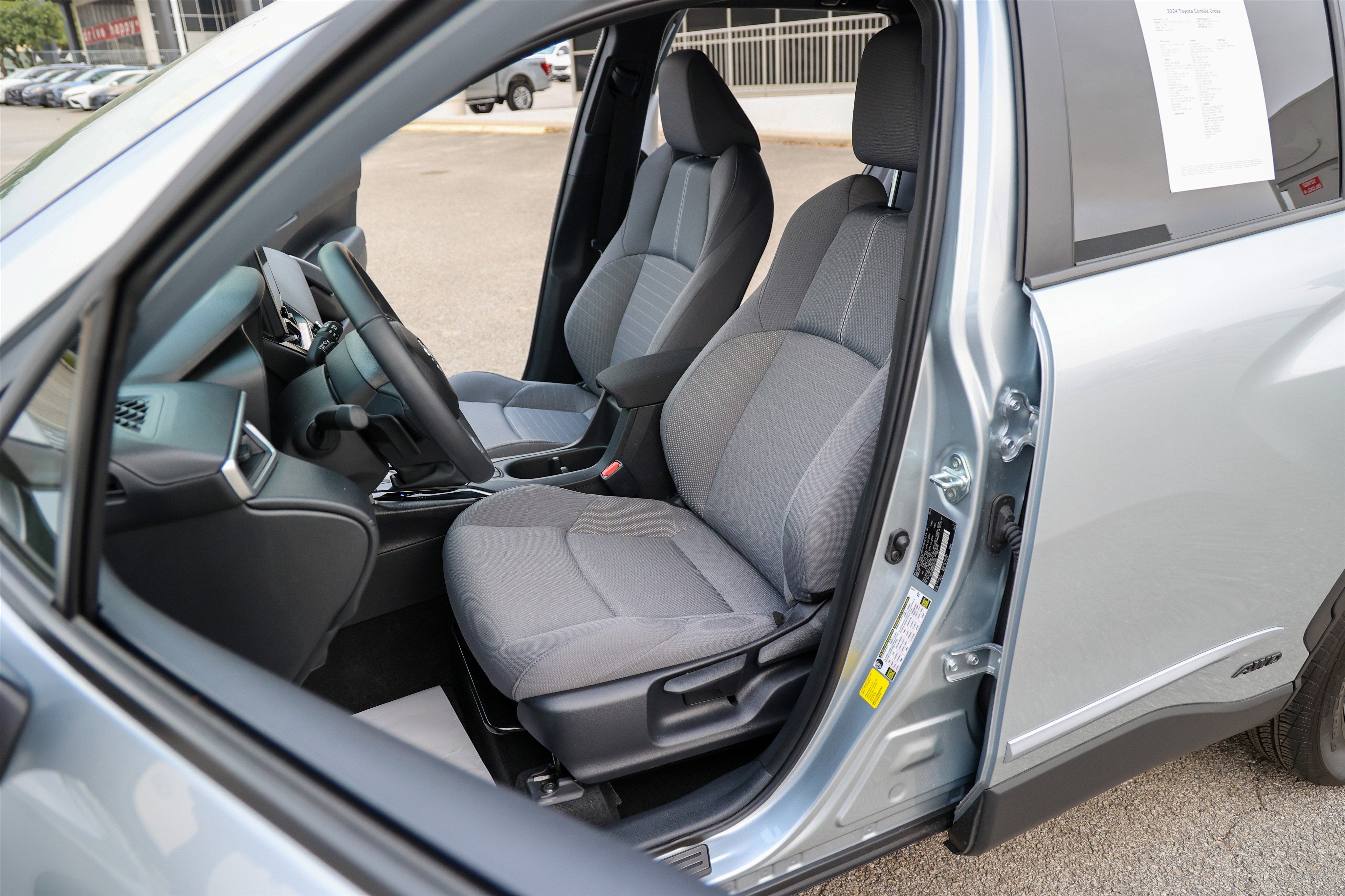 2024 Toyota COROLLA CROSS HV Hybrid SE