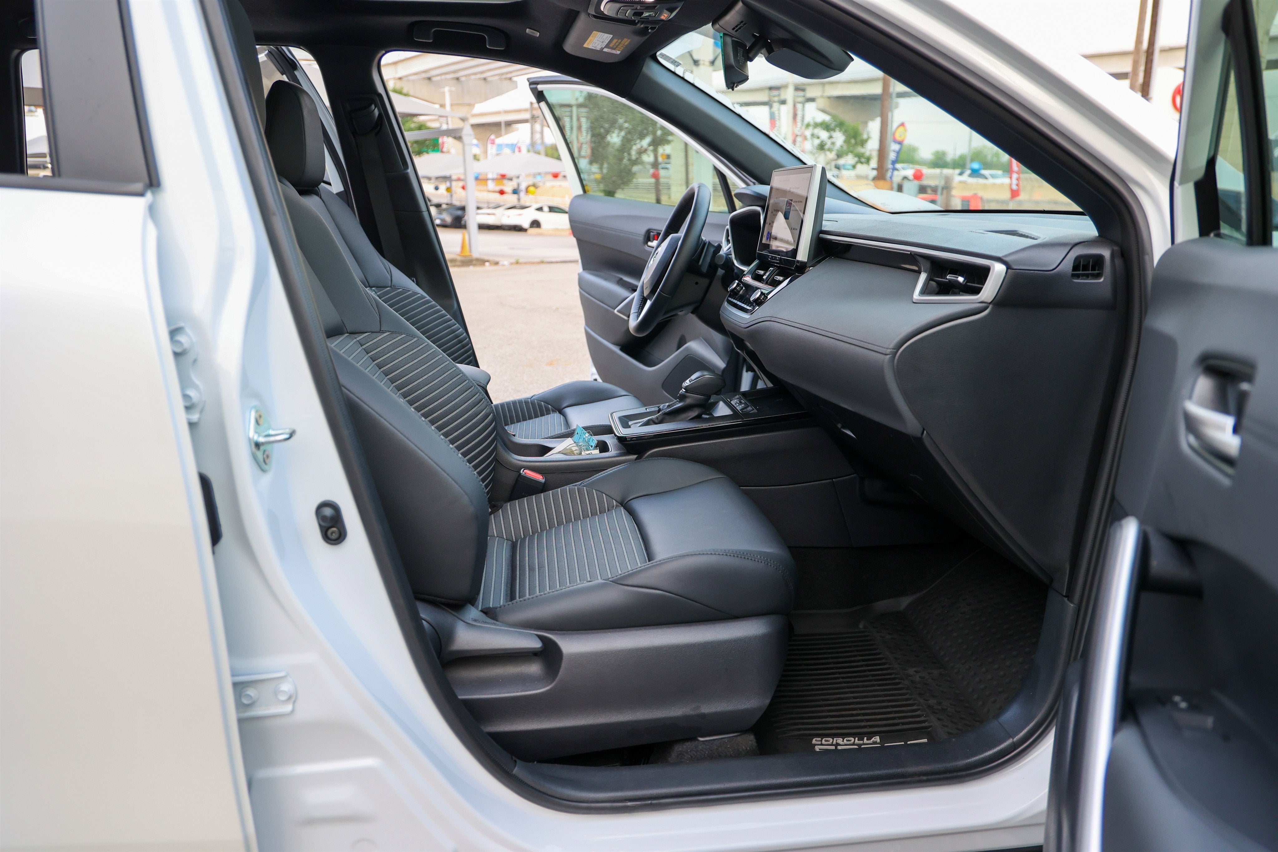 2026 Toyota COROLLA CROSS HV Hybrid XSE