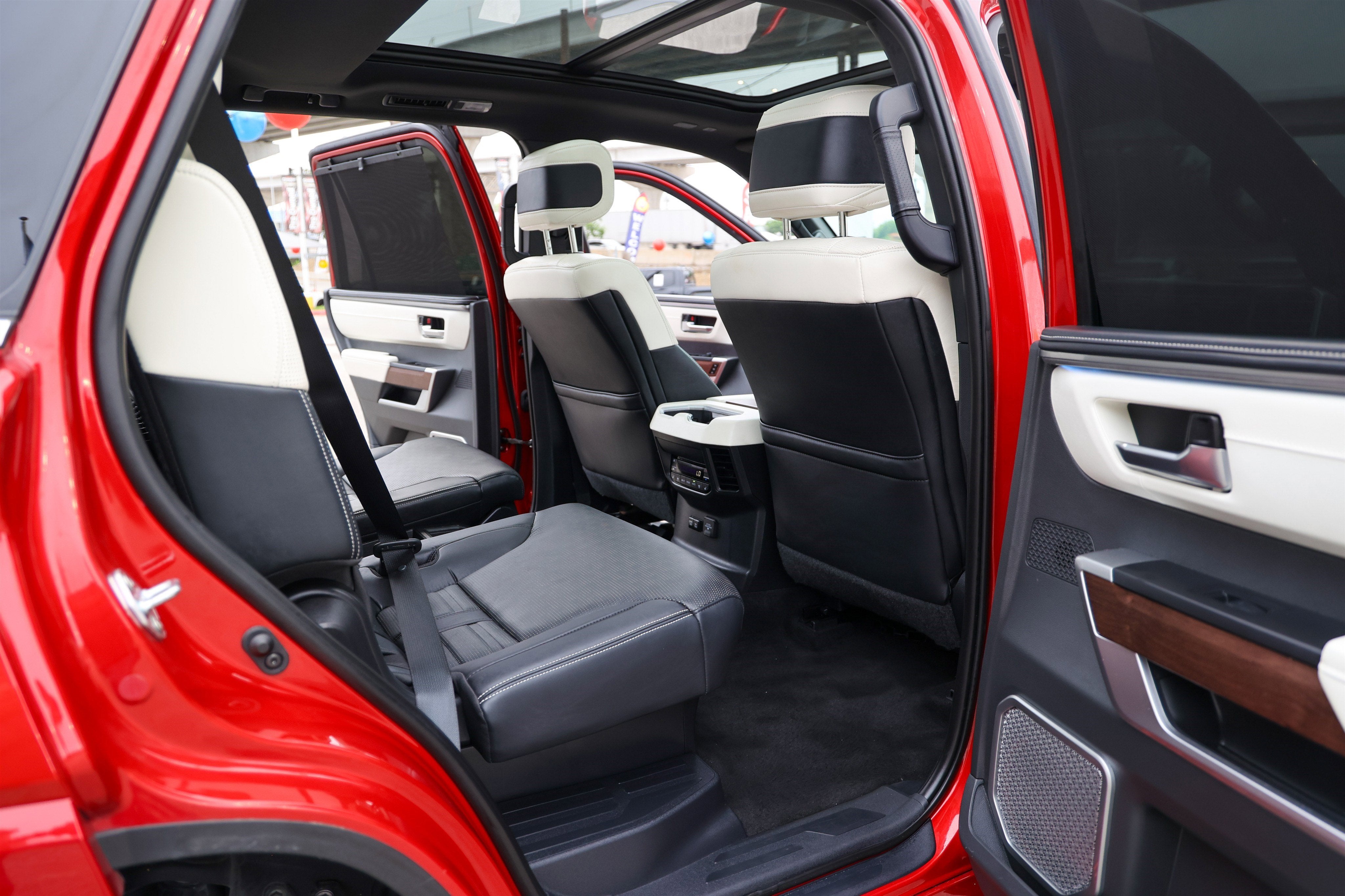 2024 Toyota SEQUOIA 4WD Capstone