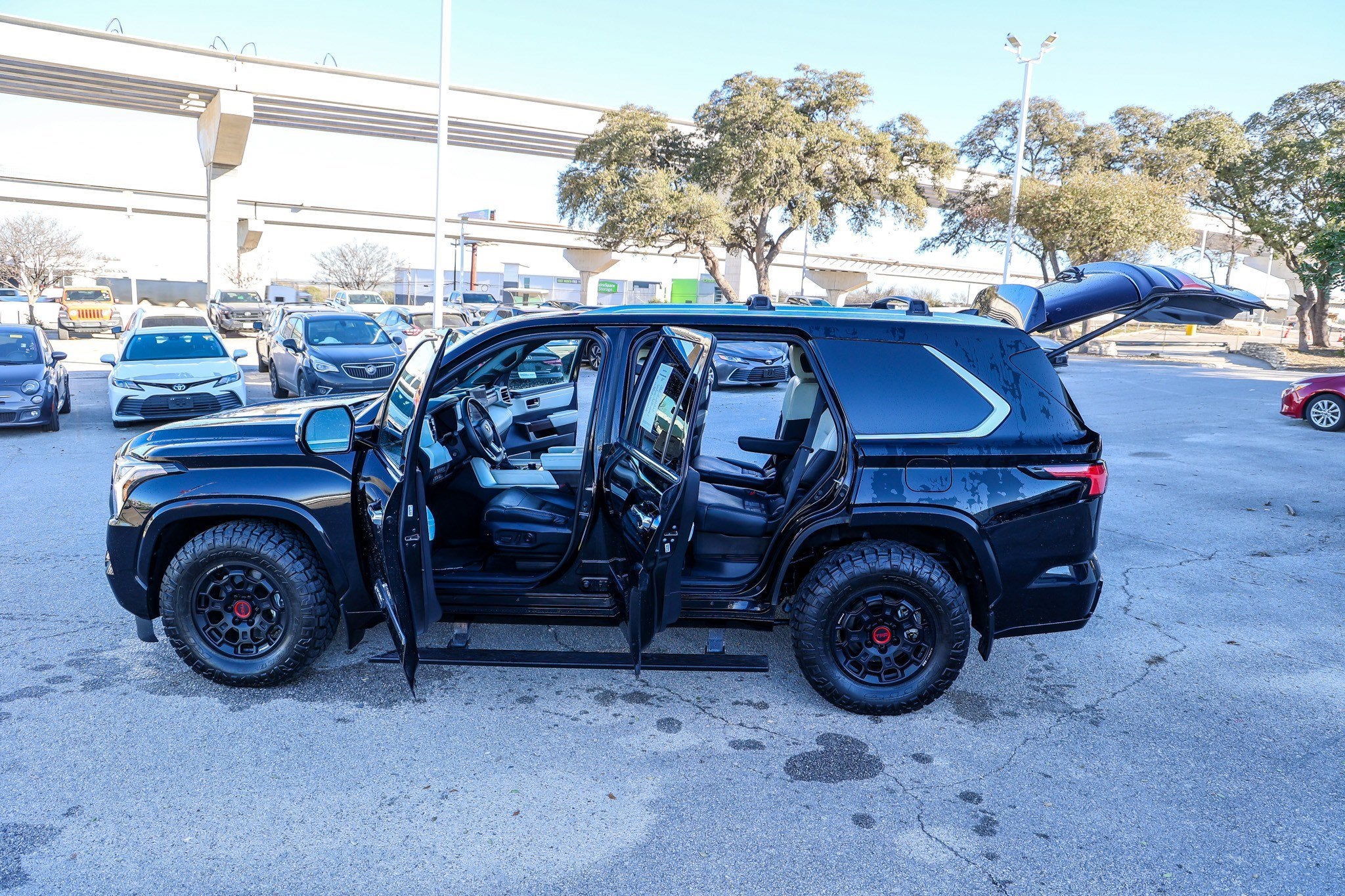 2023 Toyota SEQUOIA 4WD Capstone