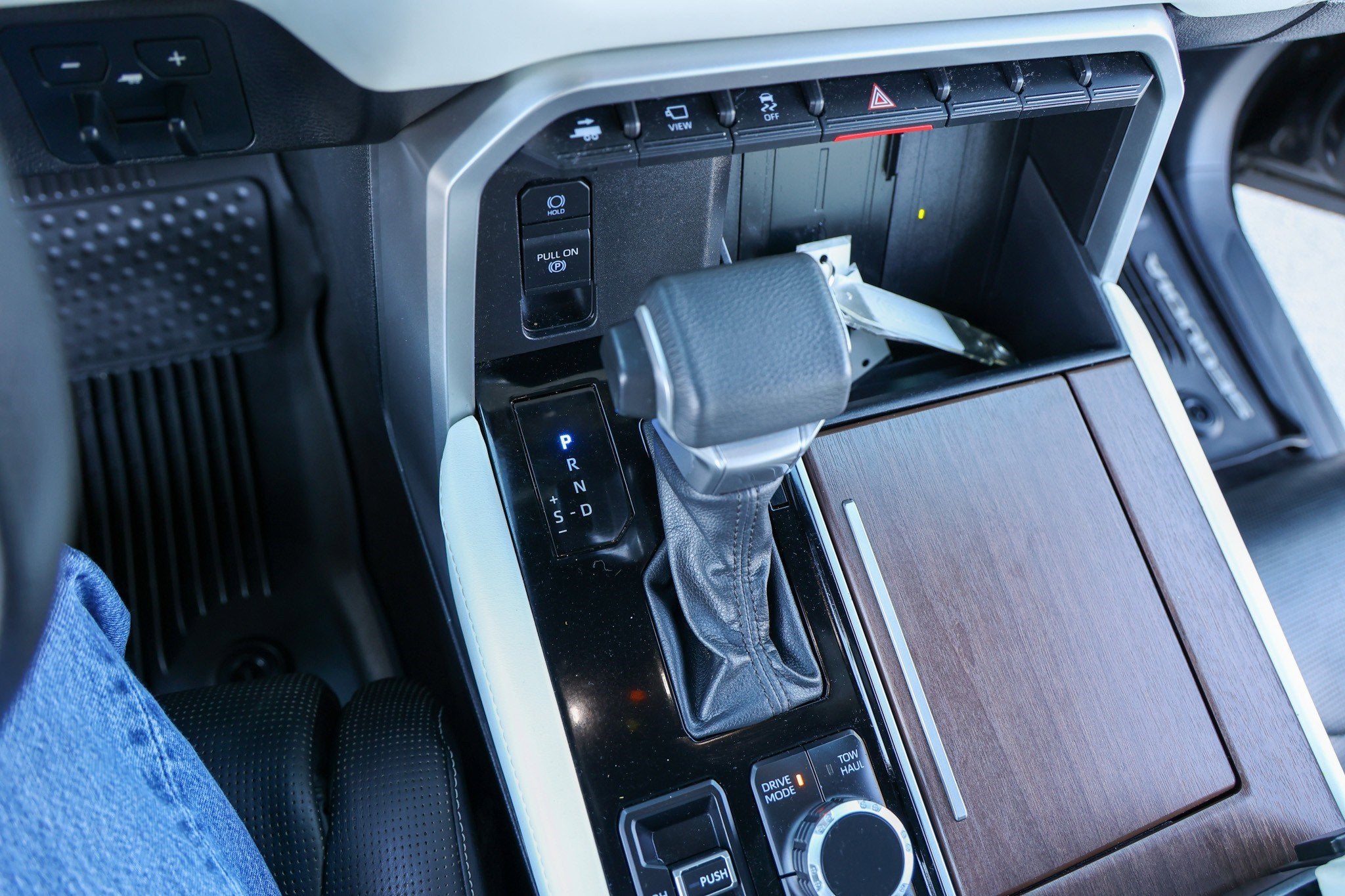 2023 Toyota SEQUOIA 4WD Capstone