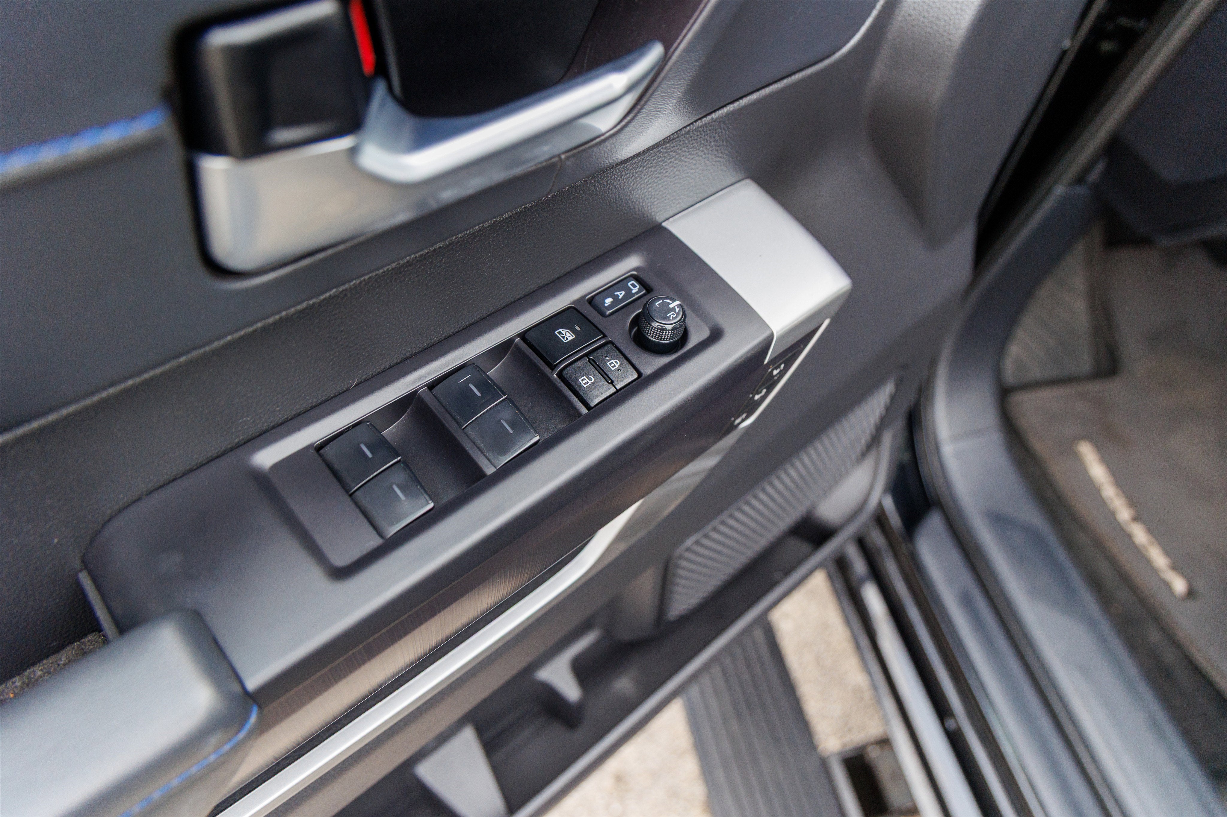 2024 Toyota SEQUOIA 4WD Platinum