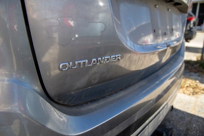 2020 Mitsubishi Outlander SE