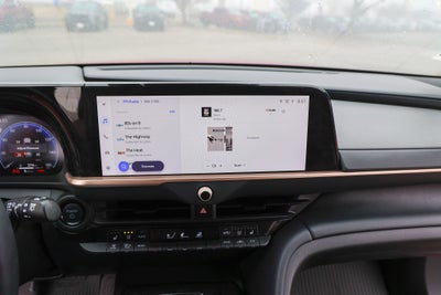 2025 Toyota CROWN SIGNIA Limited