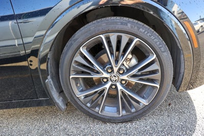 2024 Toyota PRIUS XLE