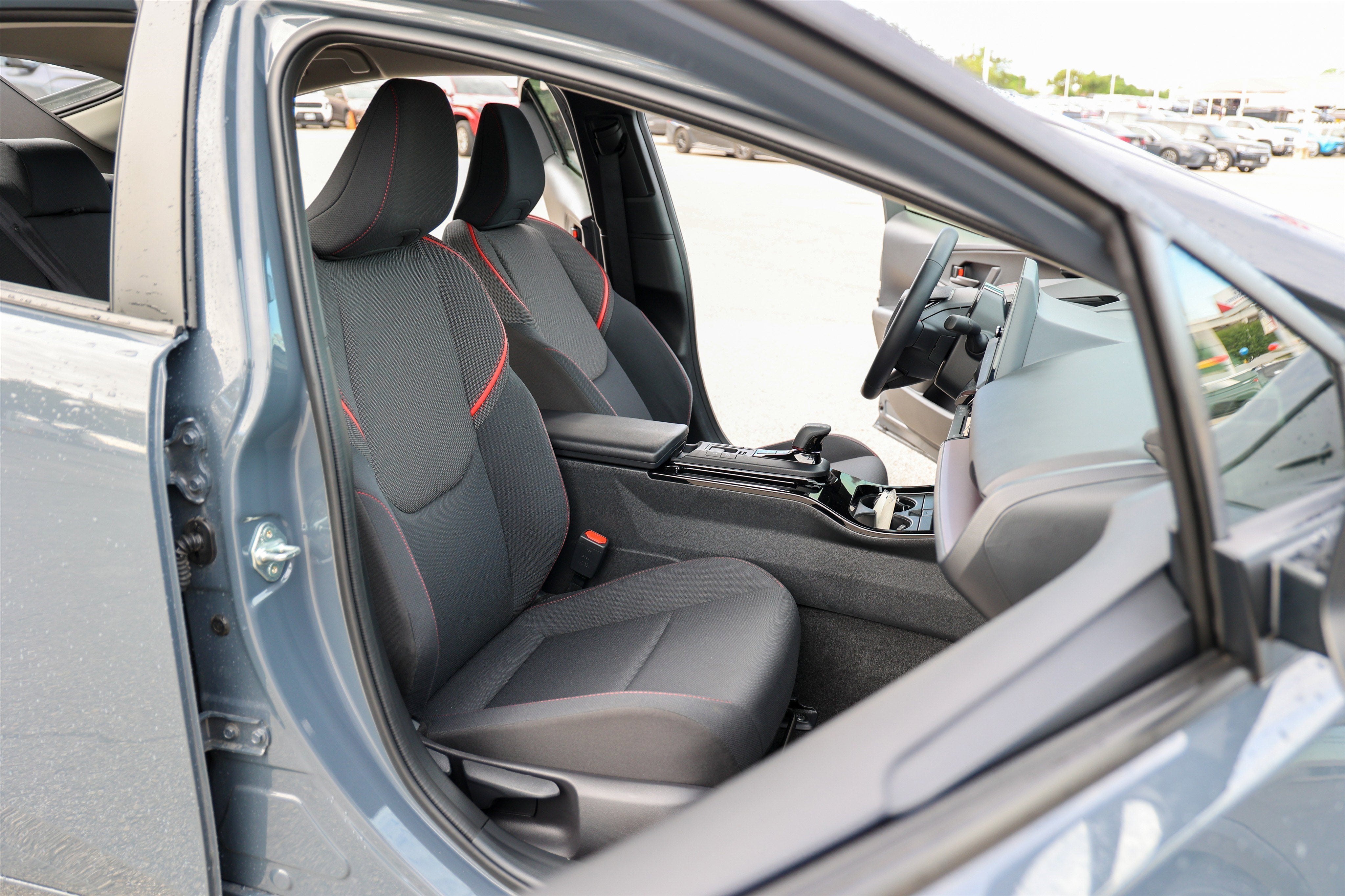 2025 Toyota Prius SE SE