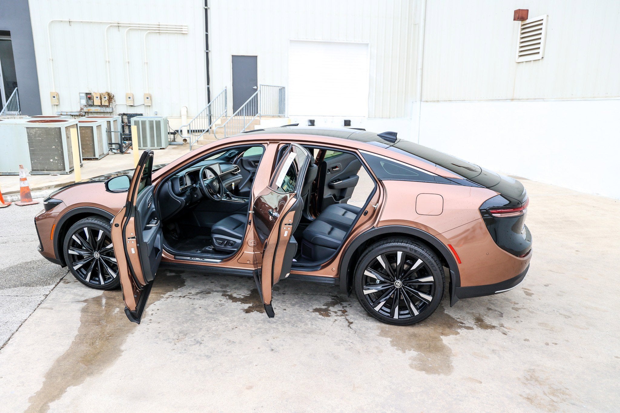 2025 Toyota CROWN Platinum