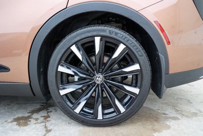 2025 Toyota CROWN Platinum