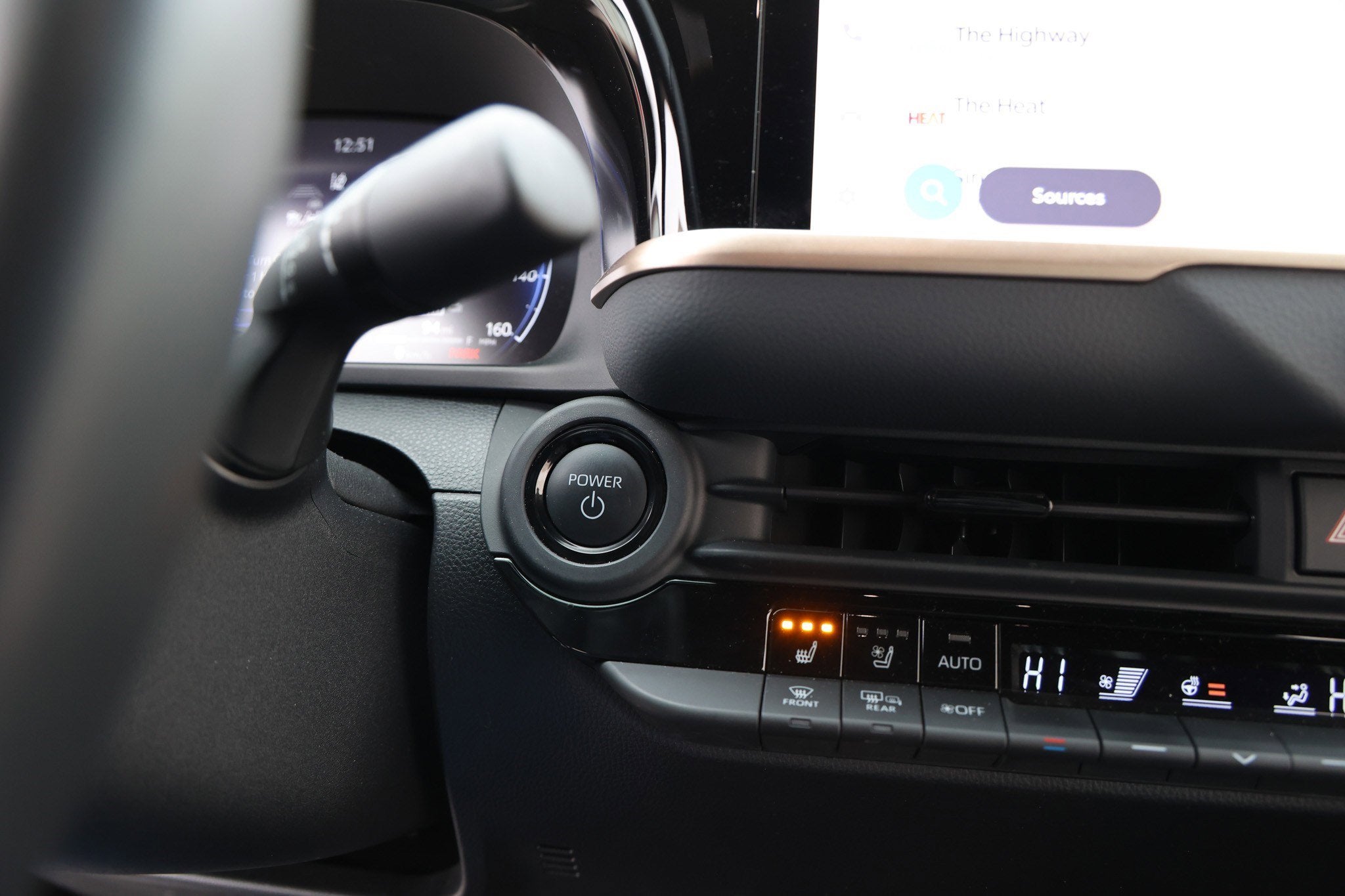 2025 Toyota CROWN Platinum