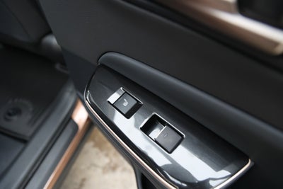 2025 Toyota CROWN Platinum