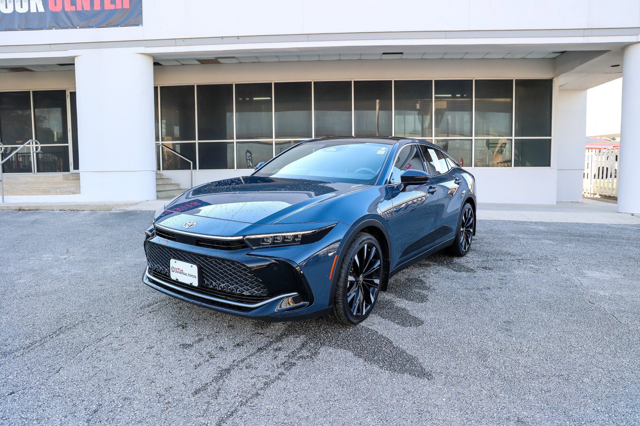 2025 Toyota CROWN Platinum