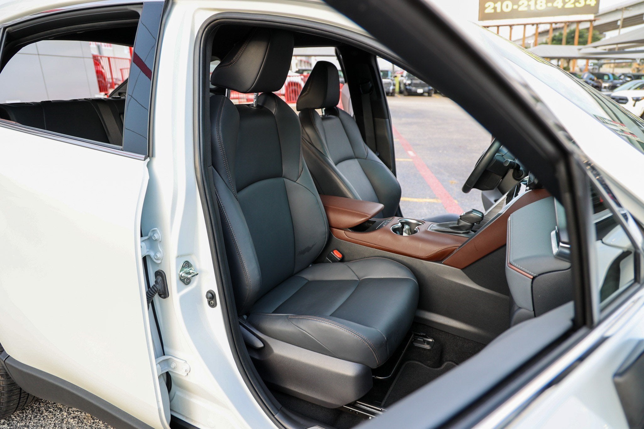 2023 Toyota Venza XLE