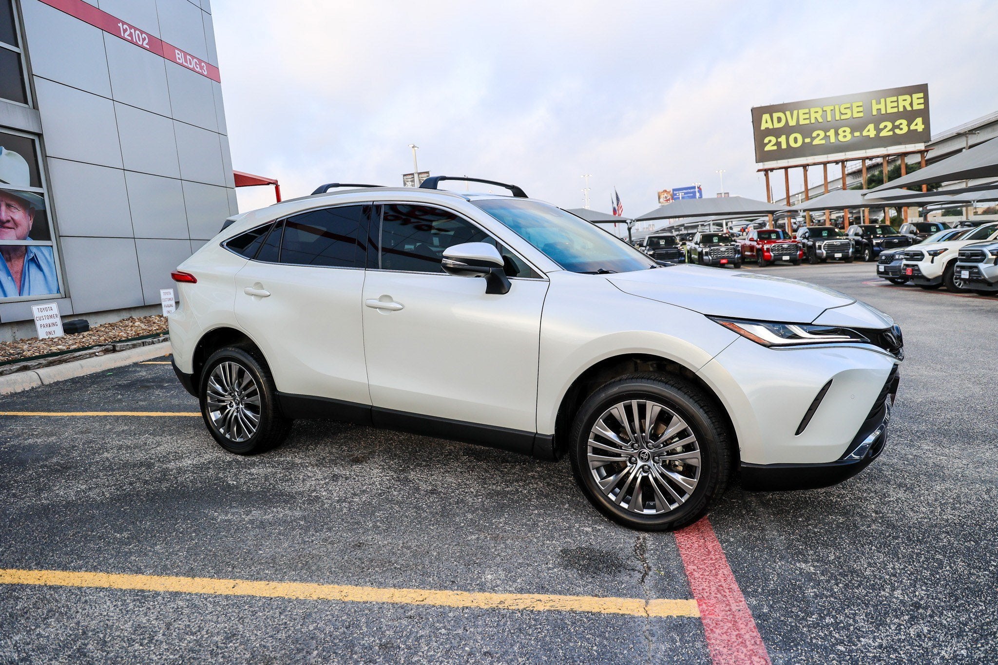 2023 Toyota Venza XLE