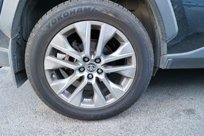 2020 Toyota RAV4 XLE Premium