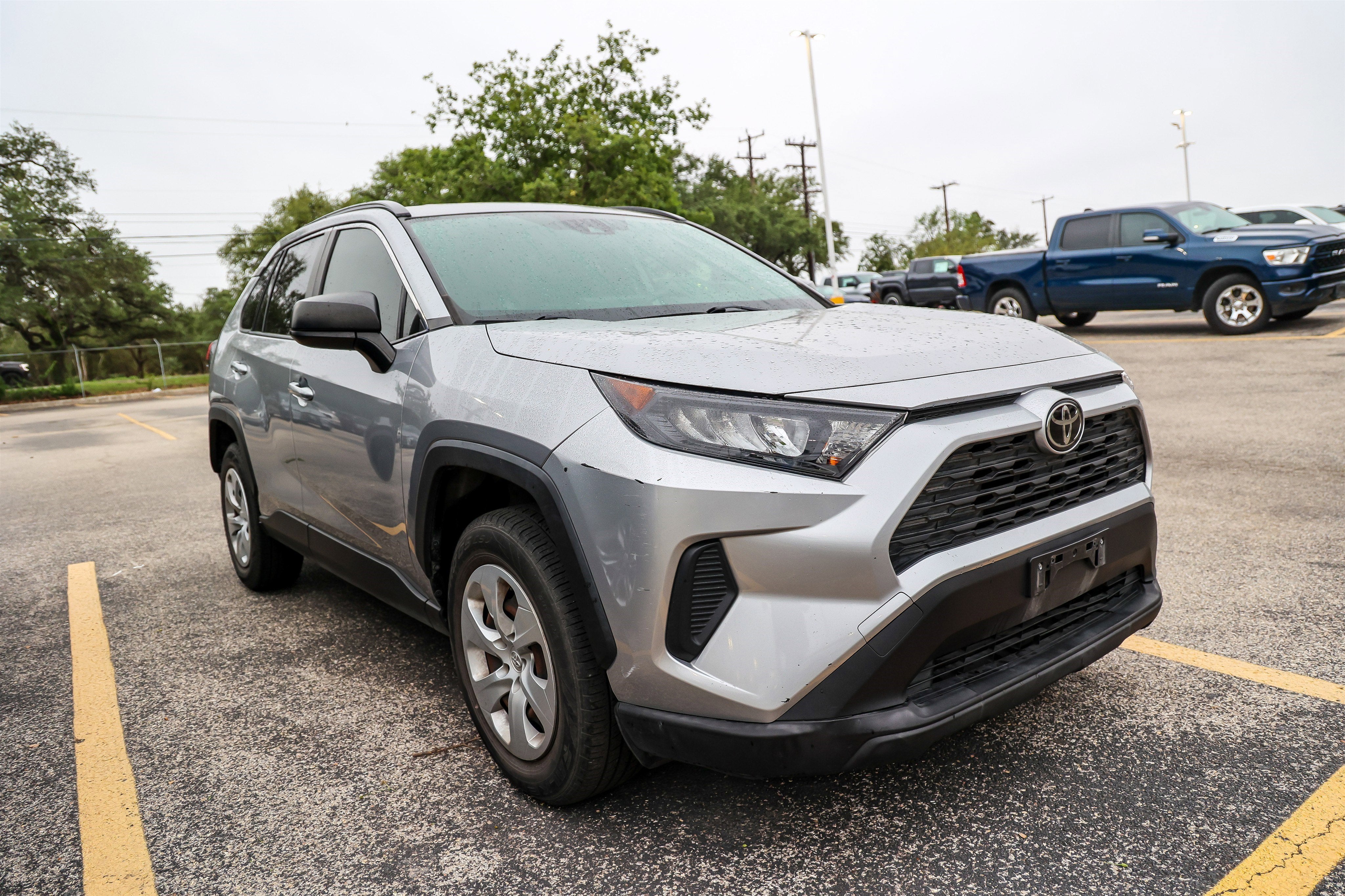 2019 Toyota RAV4 LE