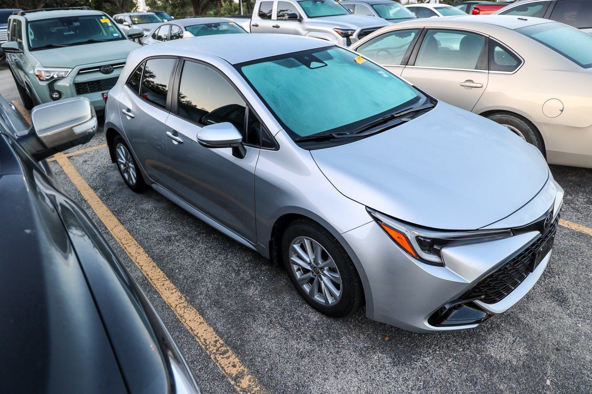 2025 Toyota Corolla Hatchback SE