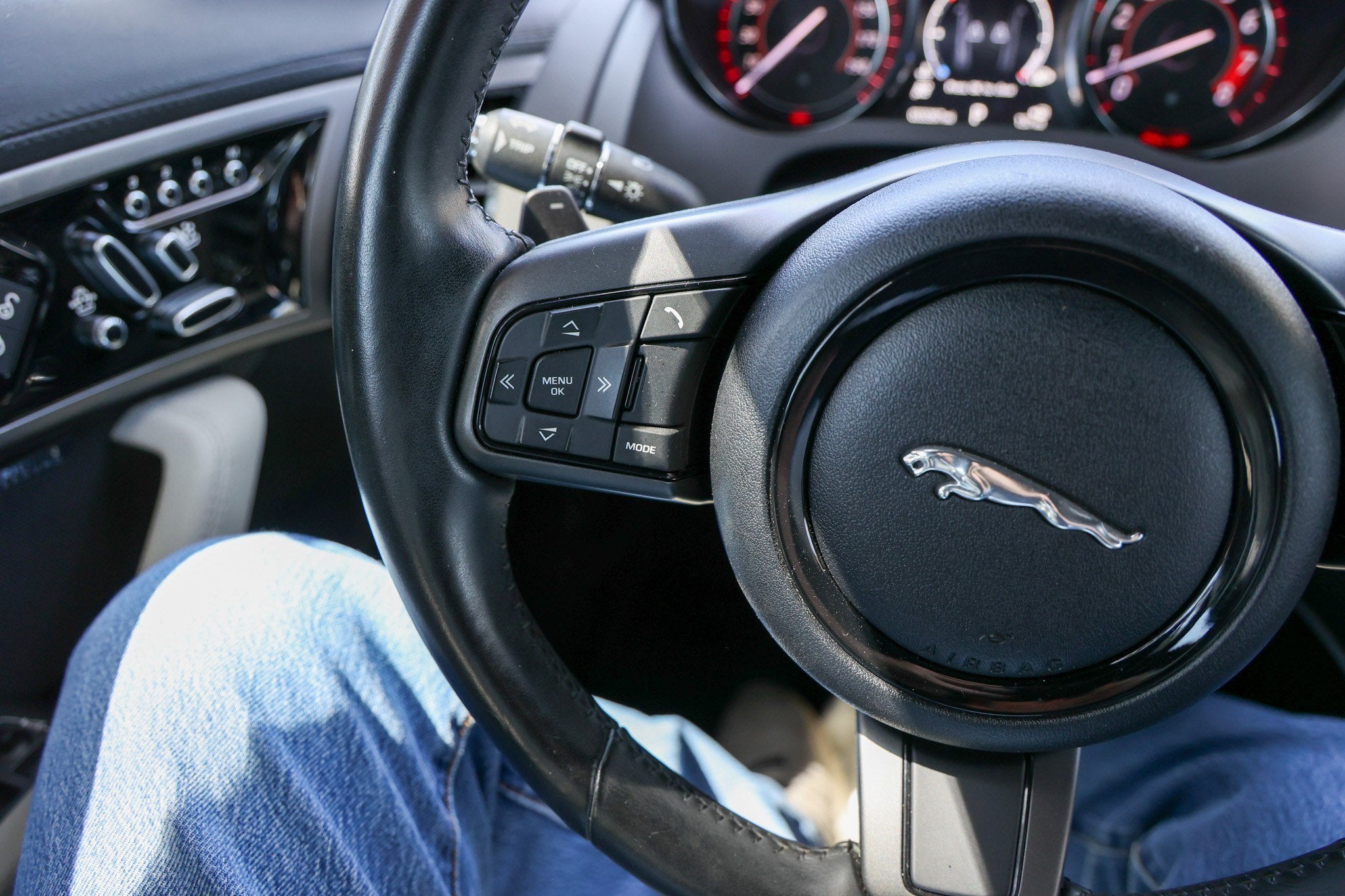2016 Jaguar F-TYPE 2DR CPE AT PREMIU