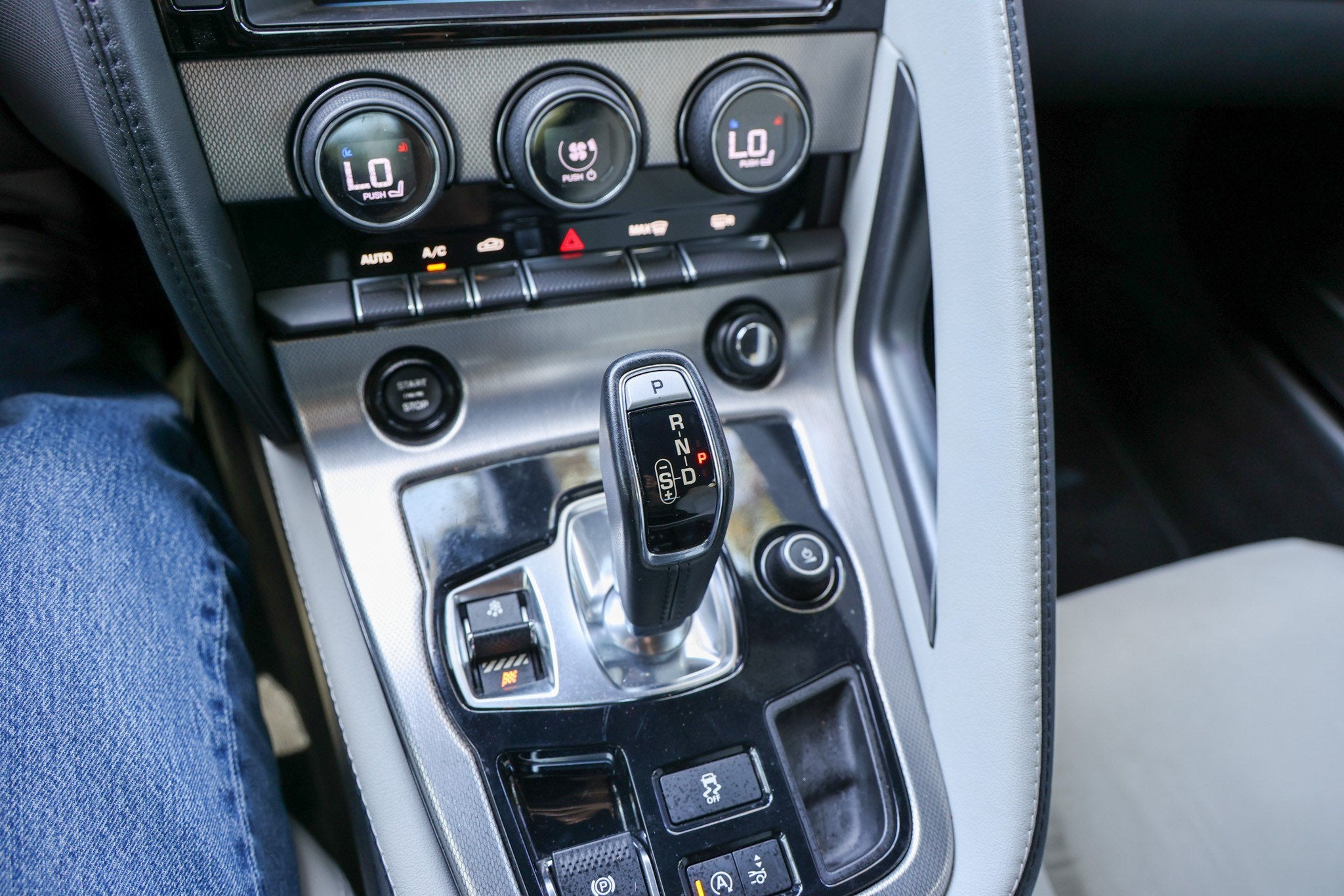 2016 Jaguar F-TYPE 2DR CPE AT PREMIU