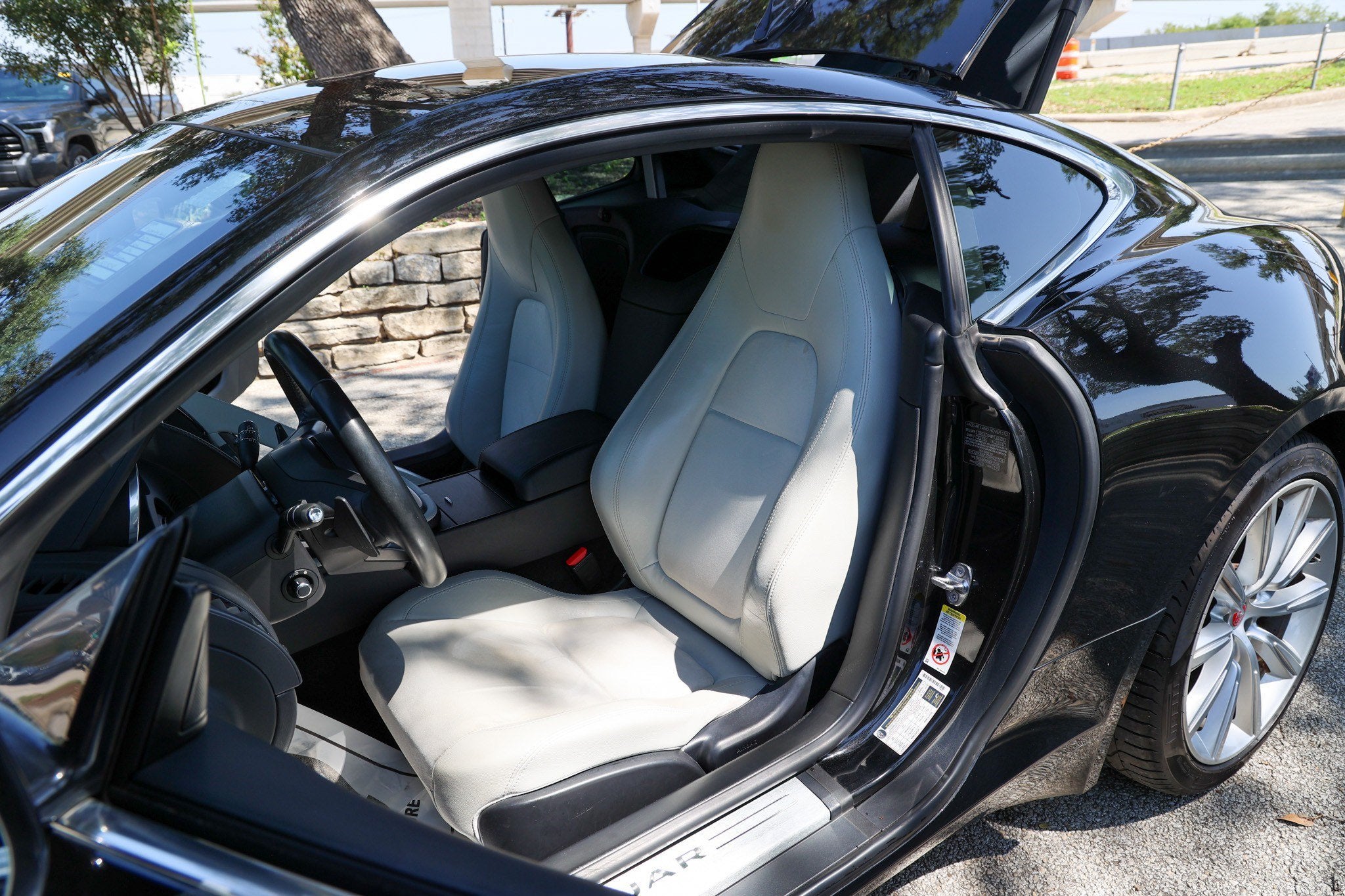 2016 Jaguar F-TYPE 2DR CPE AT PREMIU