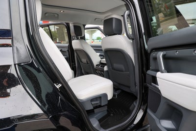 2025 Land Rover Defender X-Dynamic SE