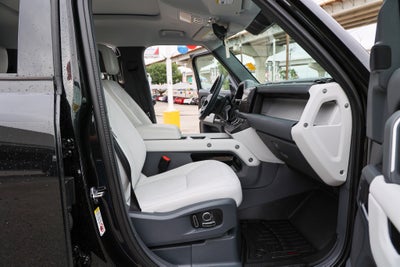 2025 Land Rover Defender X-Dynamic SE