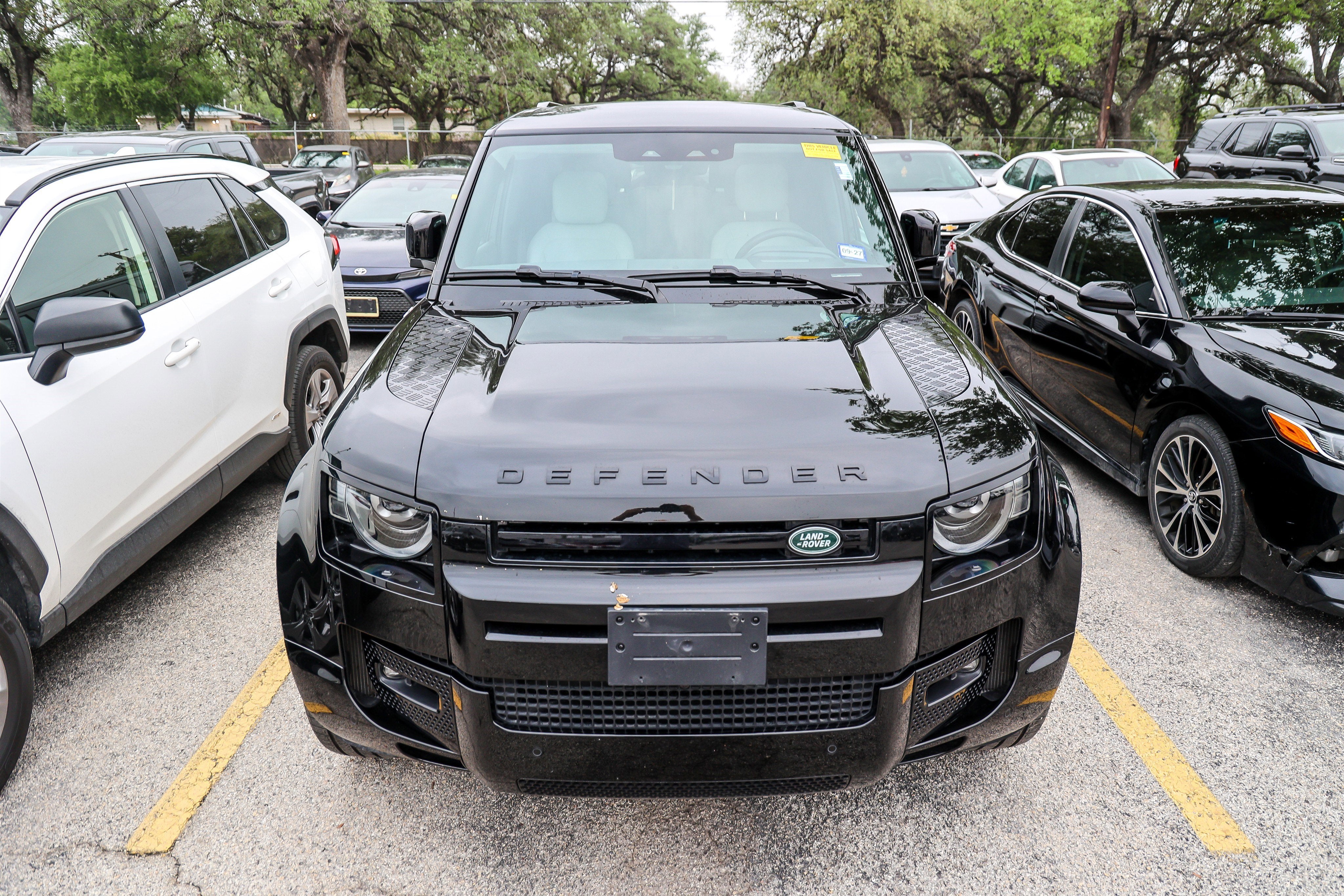 2025 Land Rover Defender X-Dynamic SE