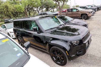 2025 Land Rover Defender X-Dynamic SE