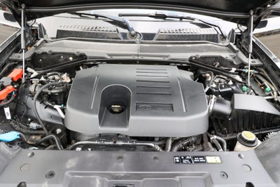 2023 Land Rover Defender SE