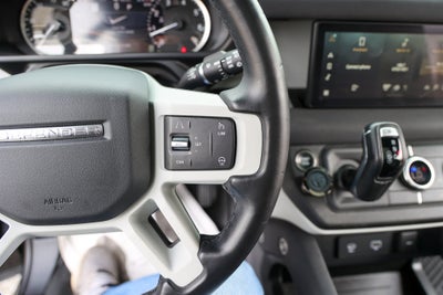 2023 Land Rover Defender SE