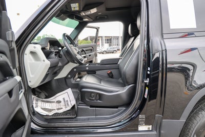 2023 Land Rover Defender SE