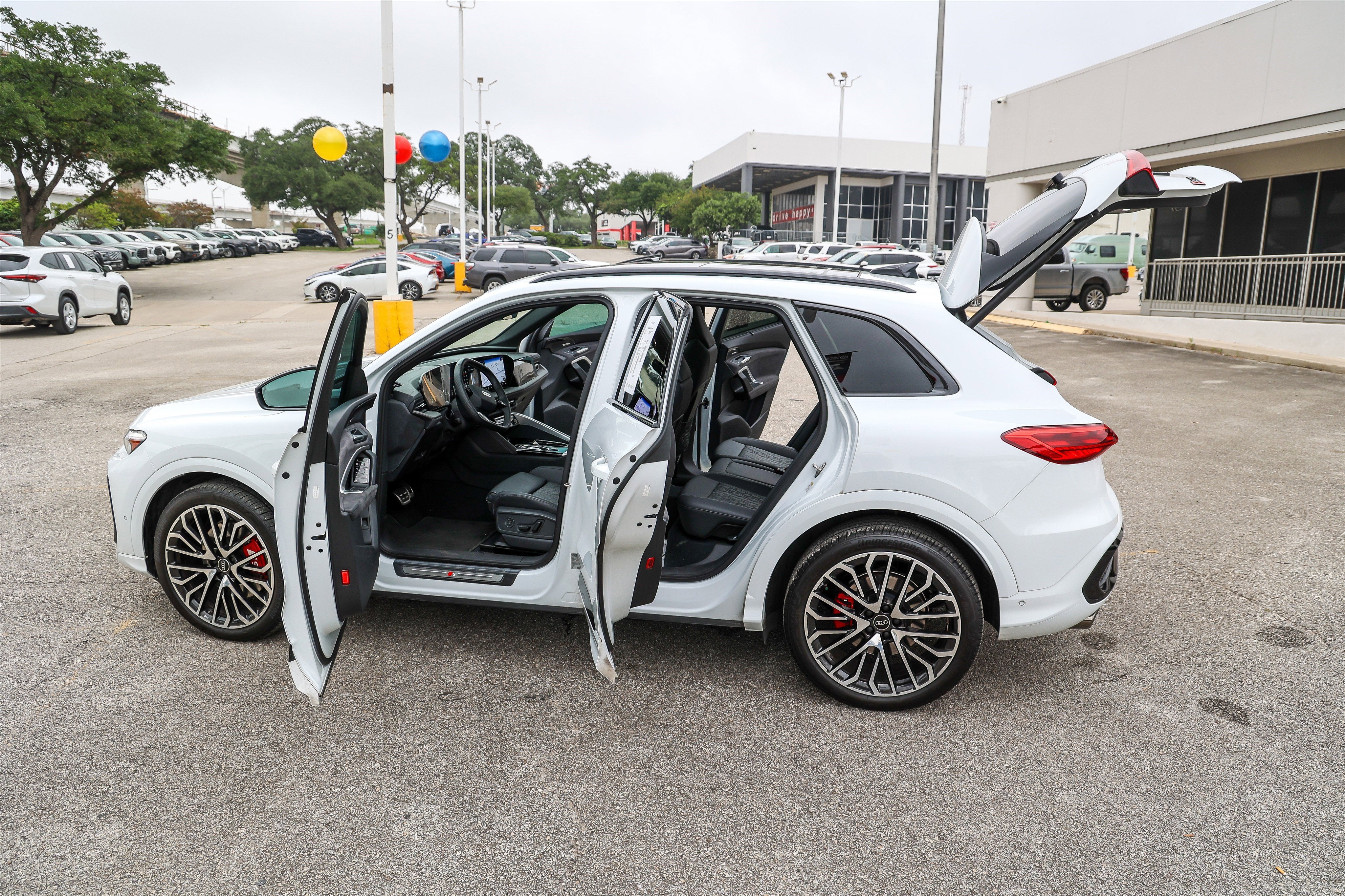 2025 Audi SQ5 Premium Plus