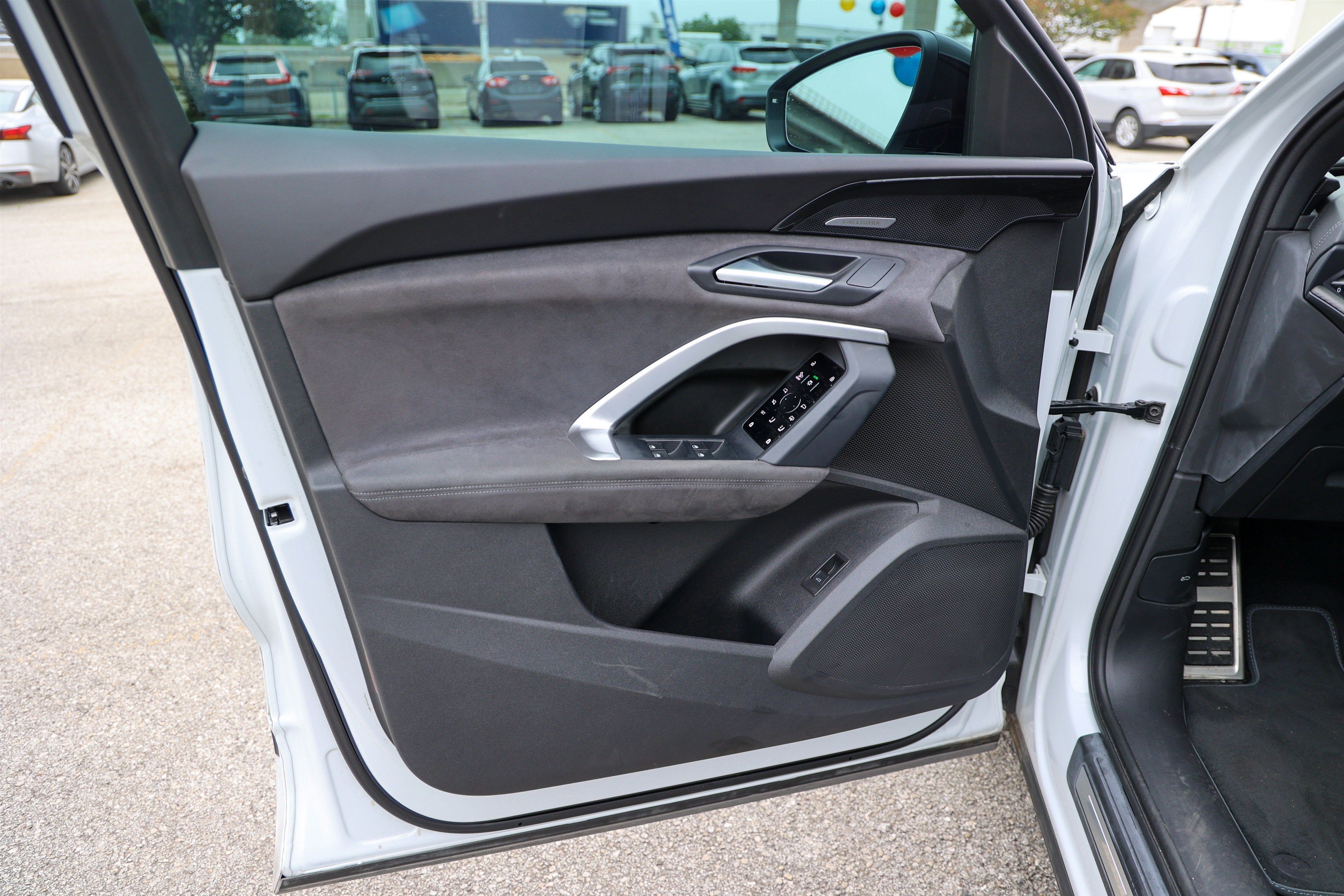 2025 Audi SQ5 Premium Plus