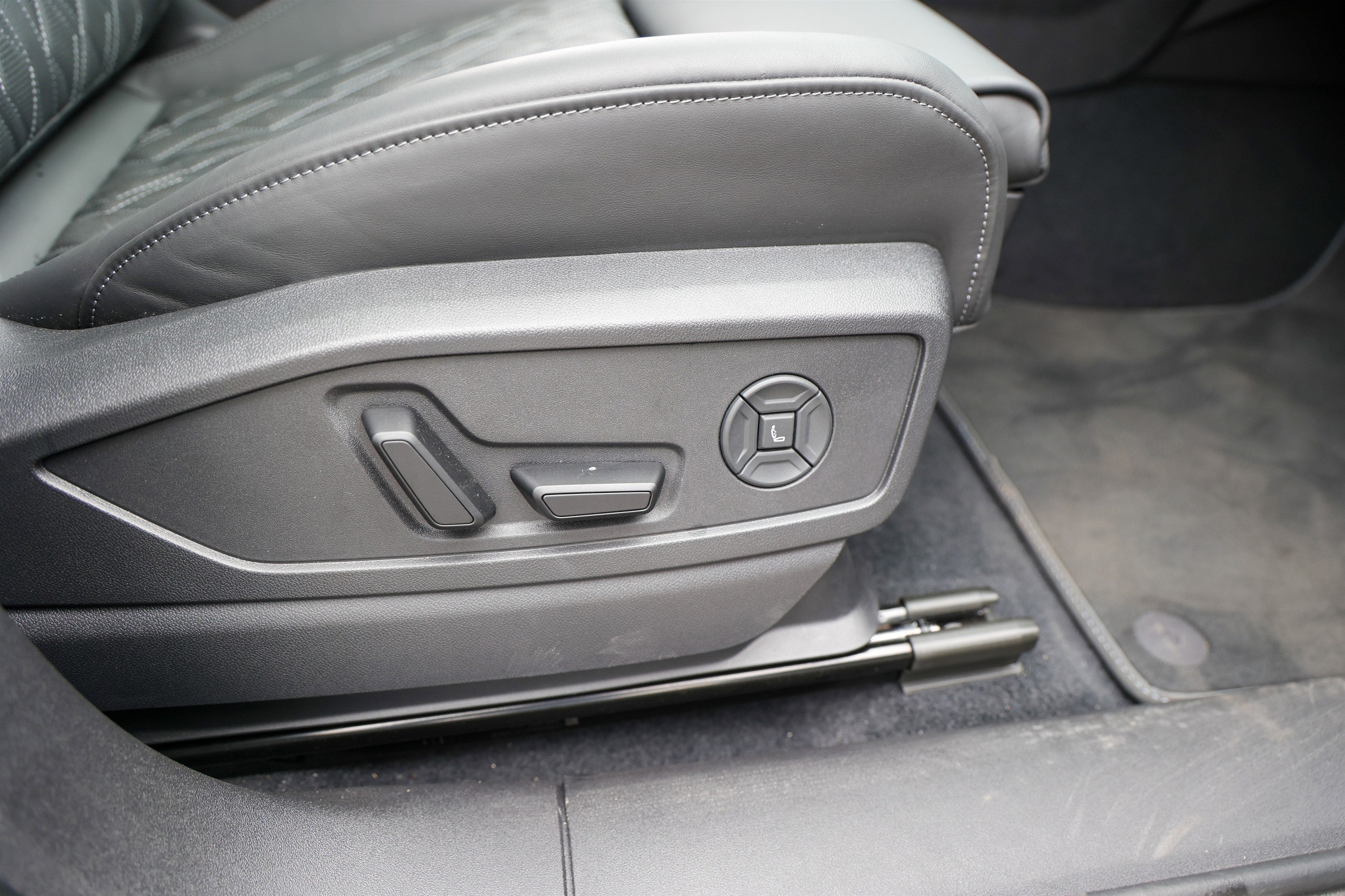 2025 Audi SQ5 Premium Plus