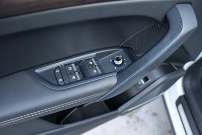 2023 Audi Q5 S line Prestige