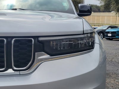 2022 Jeep Grand Cherokee L Laredo