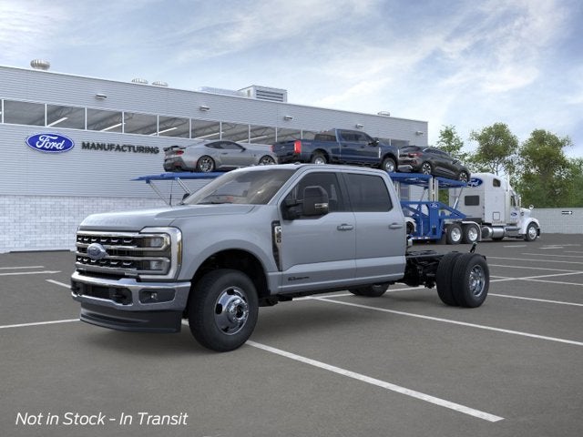 2026 Ford Super Duty F-350 DRW LARIAT