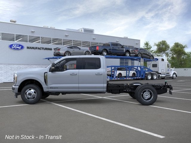 2026 Ford Super Duty F-350 DRW LARIAT