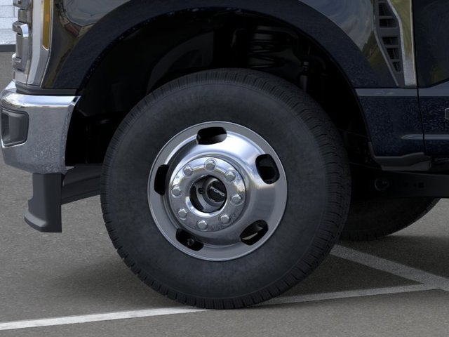 2026 Ford Super Duty F-350 DRW LARIAT