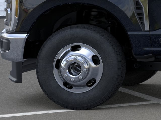 2026 Ford Super Duty F-350 DRW LARIAT